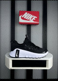 Textured mesh runner in black with running, technical styling