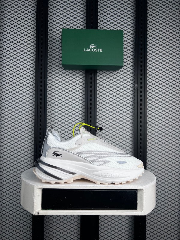 White chunky mesh runner with toggle lacing