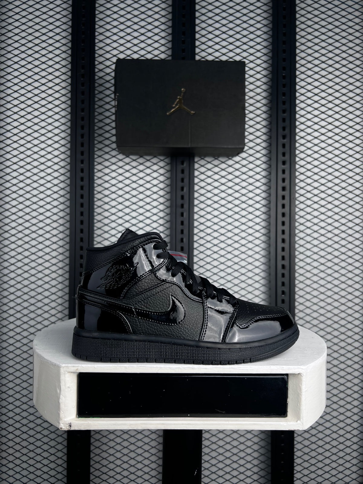 Mid-top sneaker Patent Black