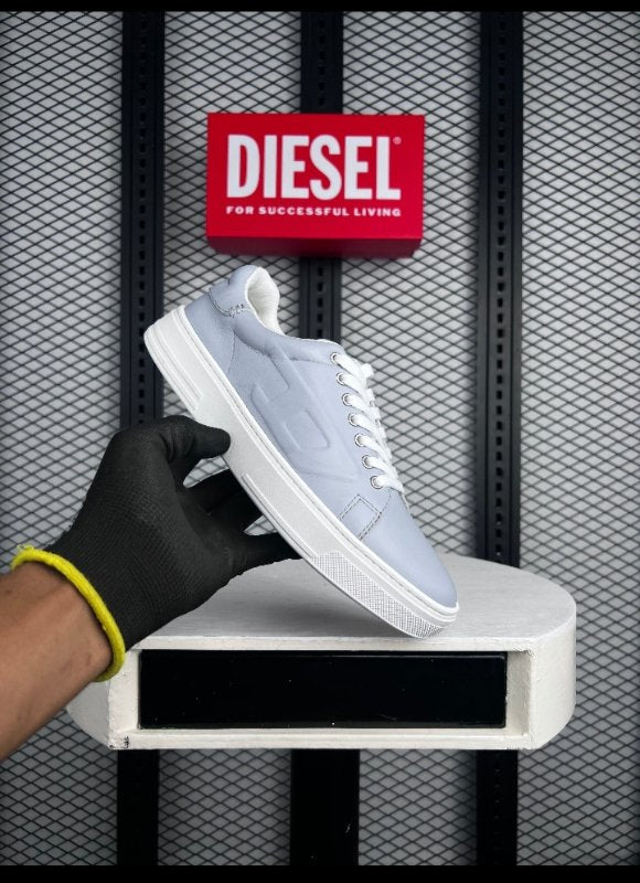 Embossed-detail leather low-top in light blue