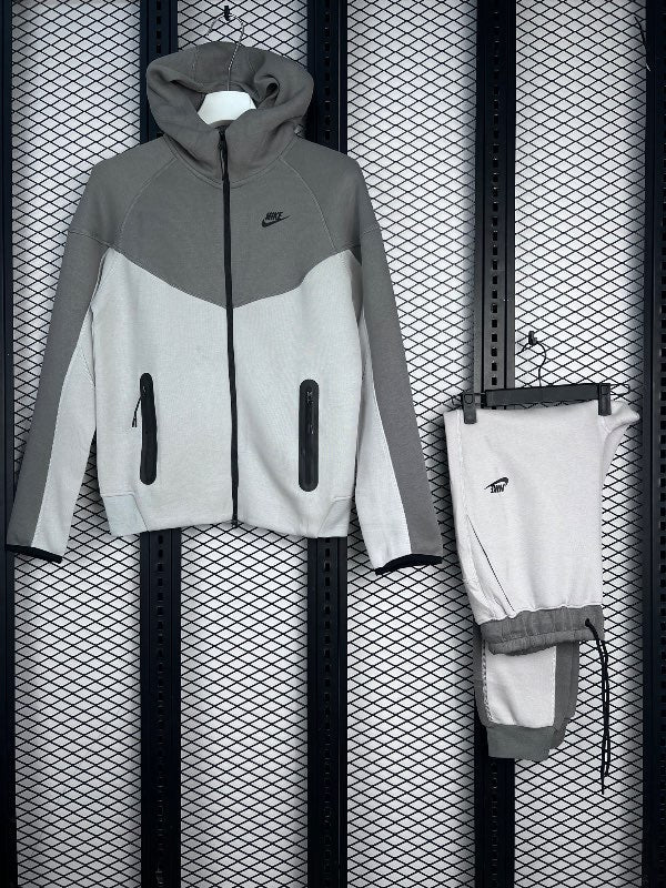 Tracksuit White Grey