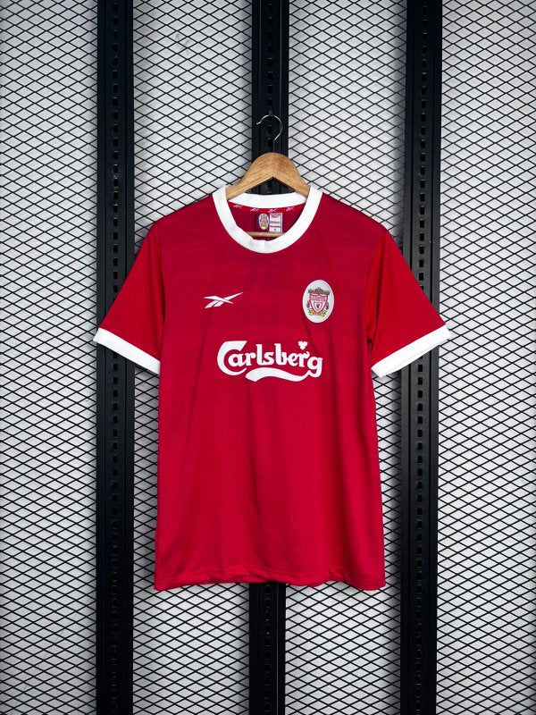 Ribbed crew-neck short-sleeve football jersey in bright red