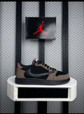 Sneaker black with brown