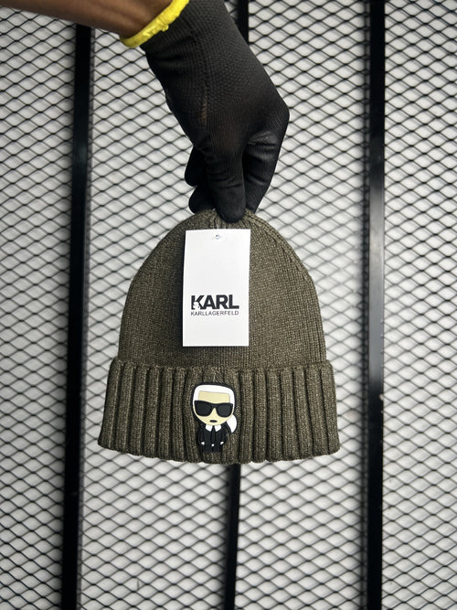 Beanie green with white logo