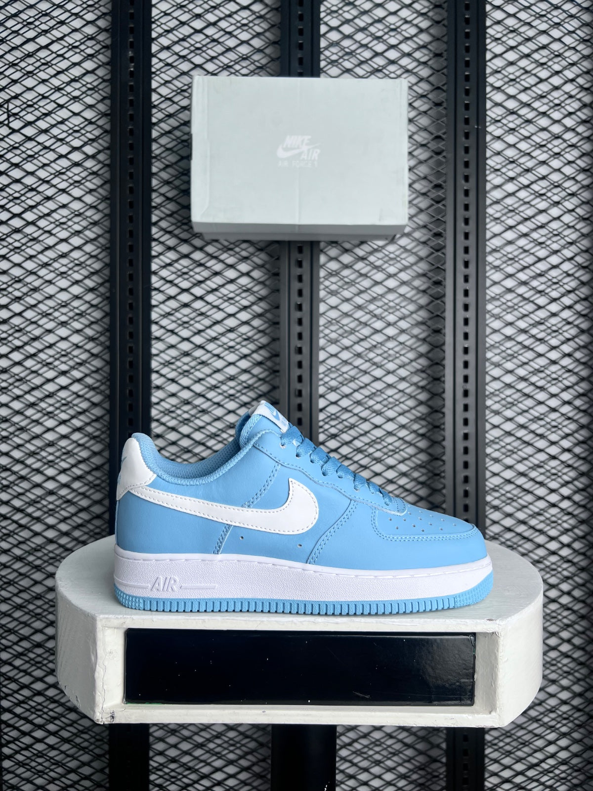 Sneaker Blue with white