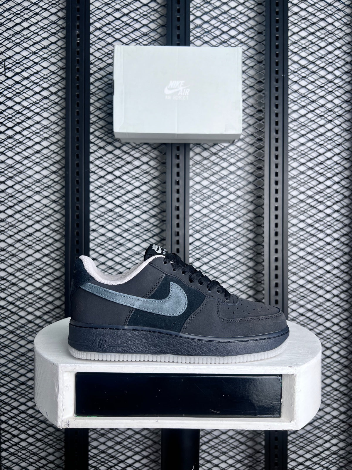 Sneaker 'Black Dark Smoke Grey'
